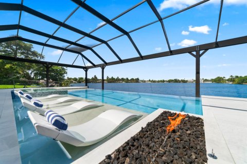 House in Miami, Florida 4 bedrooms, 199.74 sq.m. № 2081960 - photo 23