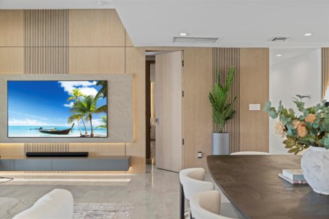 House in Miami, Florida 4 bedrooms, 199.74 sq.m. № 2081960 - photo 28
