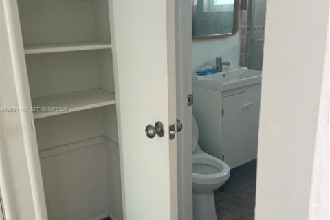 Condo in Miami Beach, Florida, 1 bedroom № 2087301 - photo 3