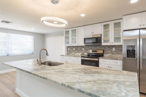 House in Port Richey, Florida 2 bedrooms, 117.06 sq.m. № 1612807 - photo 11