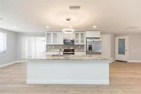 House in Port Richey, Florida 2 bedrooms, 117.06 sq.m. № 1612807 - photo 10