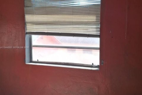 Immobilier commercial à vendre à Miami, Floride: 142.33 m2 № 2001083 - photo 4