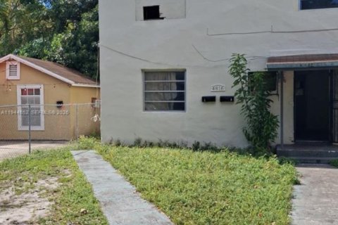 Immobilier commercial à vendre à Miami, Floride: 142.33 m2 № 2001083 - photo 6