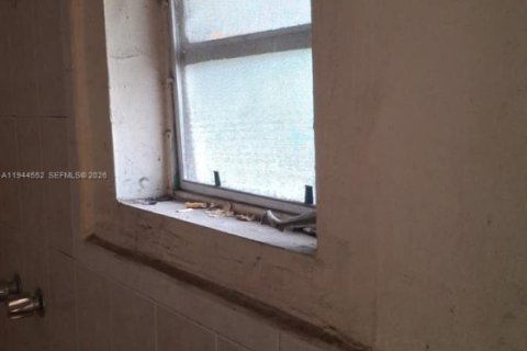 Immobilier commercial à vendre à Miami, Floride: 142.33 m2 № 2001083 - photo 10