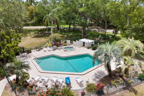 Condo in Bradenton, Florida, 2 bedrooms № 2214490 - photo 27