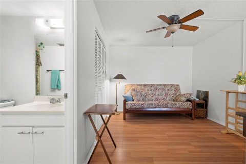Condo in Bradenton, Florida, 2 bedrooms № 2214490 - photo 17