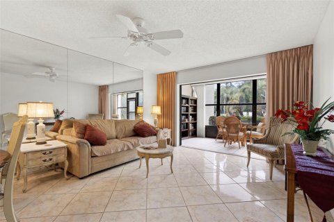 Condo in Bradenton, Florida, 2 bedrooms № 2214490 - photo 5