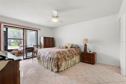 Condo in Bradenton, Florida, 2 bedrooms № 2214490 - photo 12