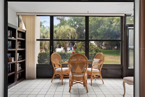 Condo in Bradenton, Florida, 2 bedrooms № 2214490 - photo 21