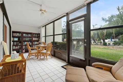 Condo in Bradenton, Florida, 2 bedrooms № 2214490 - photo 22