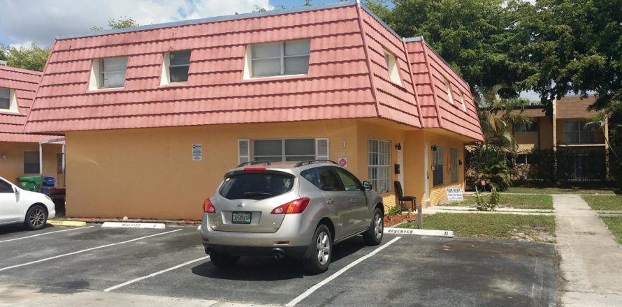 Condo in Lauderhill, Florida, 2 bedrooms  № 2242003