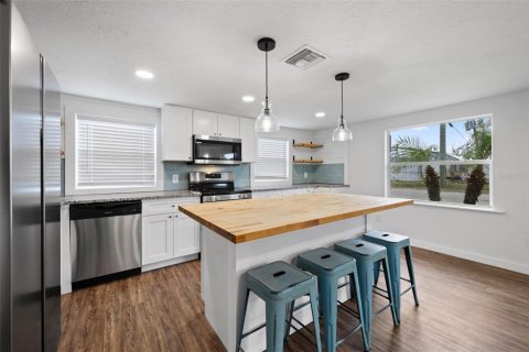 House in Bradenton, Florida 2 bedrooms, 85.75 sq.m. № 1533469 - photo 11