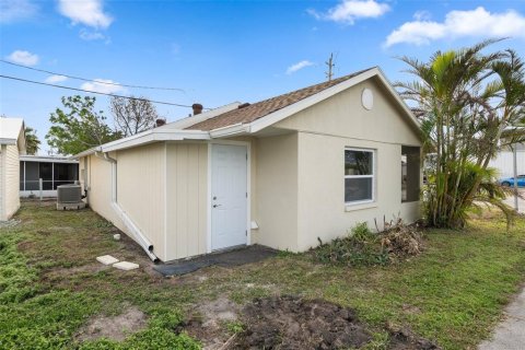 House in Bradenton, Florida 2 bedrooms, 85.75 sq.m. № 1533469 - photo 3