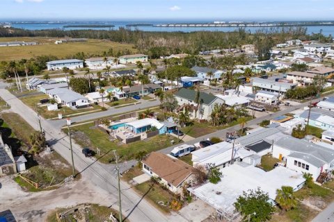 House in Bradenton, Florida 2 bedrooms, 85.75 sq.m. № 1533469 - photo 24