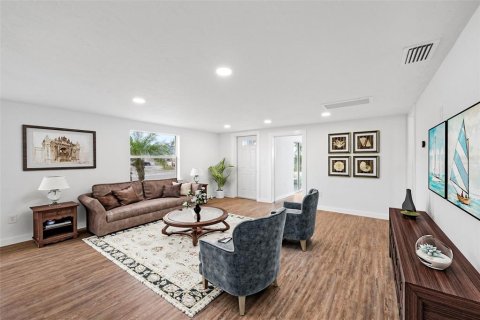 House in Bradenton, Florida 2 bedrooms, 85.75 sq.m. № 1533469 - photo 6