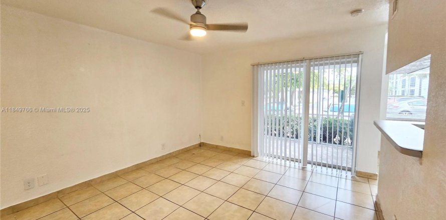 Condo à Tamarac, Floride, 1 chambre  № 1852323