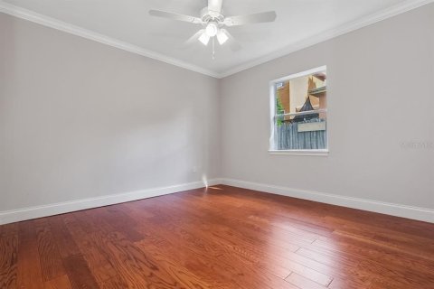 Casa en venta en Orlando, Florida, 4 dormitorios, 337.79 m2 № 2148019 - foto 18