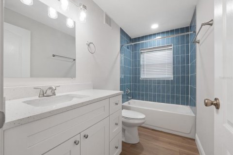 Casa en venta en Orlando, Florida, 4 dormitorios, 337.79 m2 № 2148019 - foto 28