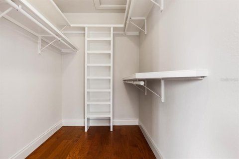 Casa en venta en Orlando, Florida, 4 dormitorios, 337.79 m2 № 2148019 - foto 15