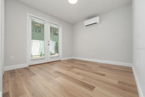 Casa en venta en Orlando, Florida, 4 dormitorios, 337.79 m2 № 2148019 - foto 29