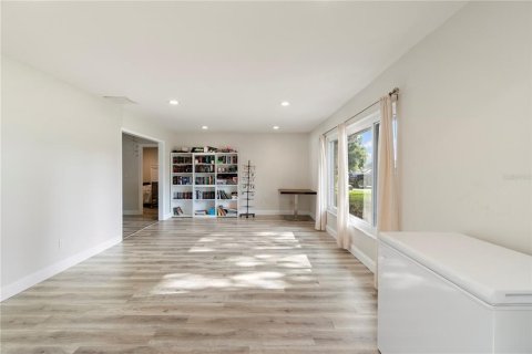 Villa ou maison à vendre à Longwood, Floride: 4 chambres, 227.52 m2 № 2419092 - photo 5