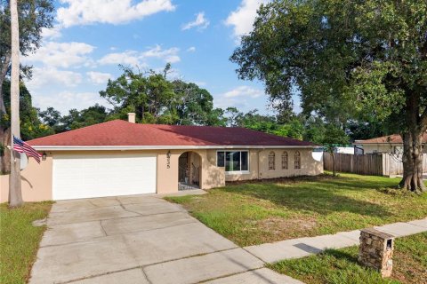Villa ou maison à vendre à Longwood, Floride: 4 chambres, 227.52 m2 № 2419092 - photo 2