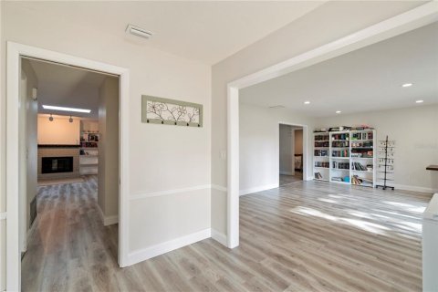 Villa ou maison à vendre à Longwood, Floride: 4 chambres, 227.52 m2 № 2419092 - photo 4