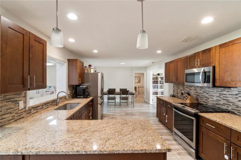 Villa ou maison à vendre à Longwood, Floride: 4 chambres, 227.52 m2 № 2419092 - photo 9