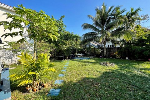 Commercial property in Miami, Florida 125.88 sq.m. № 1973493 - photo 3