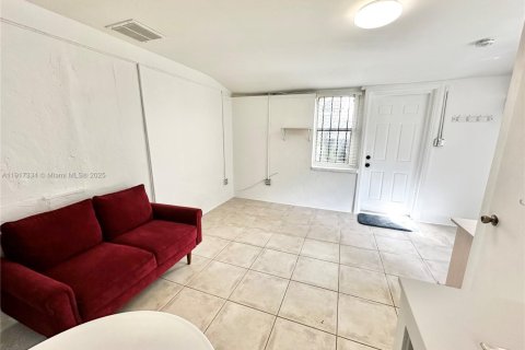 Commercial property in Miami, Florida 125.88 sq.m. № 1973493 - photo 7