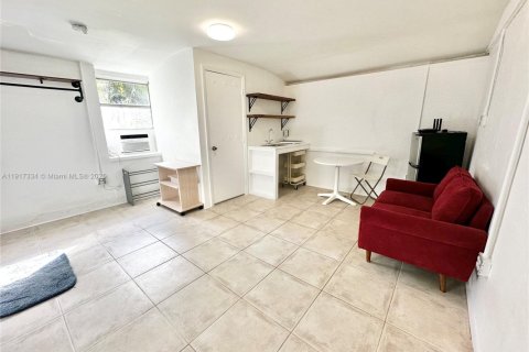 Commercial property in Miami, Florida 125.88 sq.m. № 1973493 - photo 13