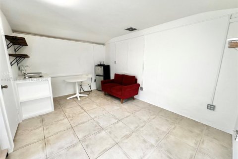 Commercial property in Miami, Florida 125.88 sq.m. № 1973493 - photo 6