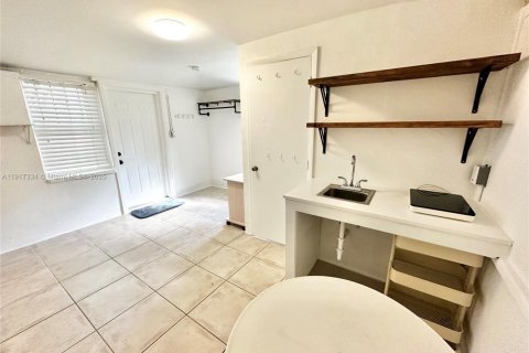 Commercial property in Miami, Florida 125.88 sq.m. № 1973493 - photo 8