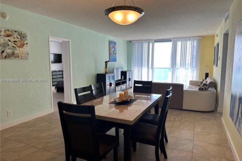 Copropriété à vendre à Hollywood, Floride: 2 chambres, 126.16 m2 № 1994609 - photo 17