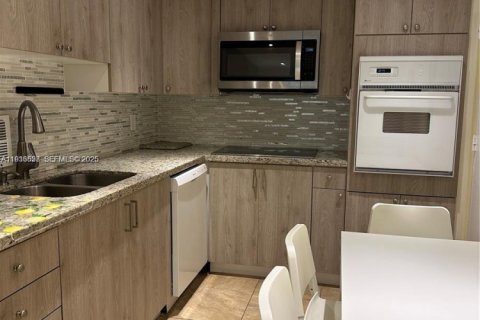 Copropriété à vendre à Hollywood, Floride: 2 chambres, 126.16 m2 № 1994609 - photo 16