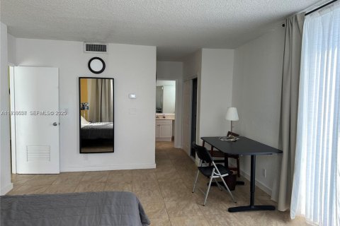 Copropriété à vendre à Hollywood, Floride: 2 chambres, 126.16 m2 № 1994609 - photo 13