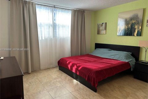 Copropriété à vendre à Hollywood, Floride: 2 chambres, 126.16 m2 № 1994609 - photo 19