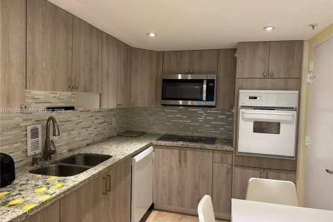 Copropriété à vendre à Hollywood, Floride: 2 chambres, 126.16 m2 № 1994609 - photo 14