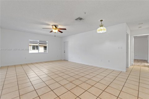 Купить кондоминиум в Корал-Спрингс, Флорида 2 спальни, 112.41м2, № 2040163 - фото 17