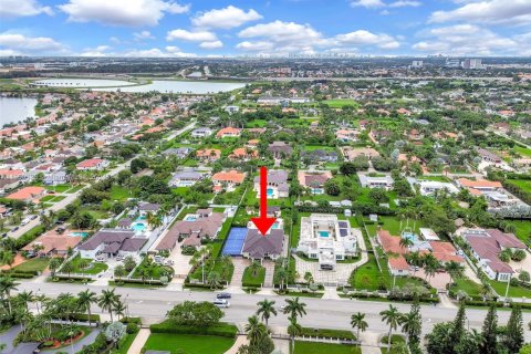 Villa ou maison à vendre à Miami, Floride: 5 chambres, 343.92 m2 № 1928309 - photo 14