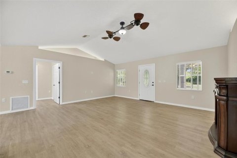 House in Dover, Florida 3 bedrooms, 142.7 sq.m. № 1870696 - photo 8