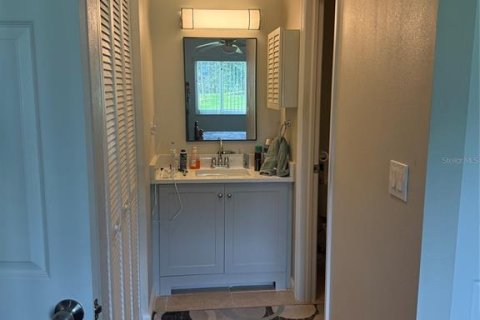Condo in Zephyrhills, Florida, 2 bedrooms  № 2148549 - photo 11