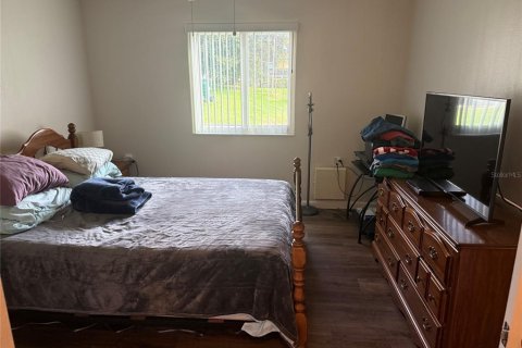 Condo in Zephyrhills, Florida, 2 bedrooms  № 2148549 - photo 9