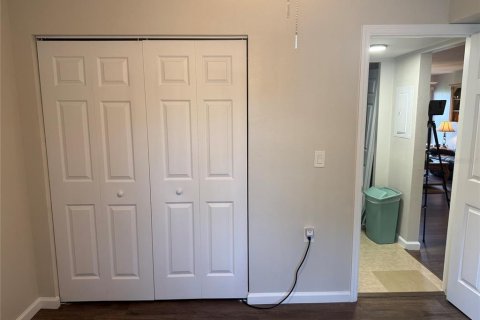 Condo in Zephyrhills, Florida, 2 bedrooms  № 2148549 - photo 14