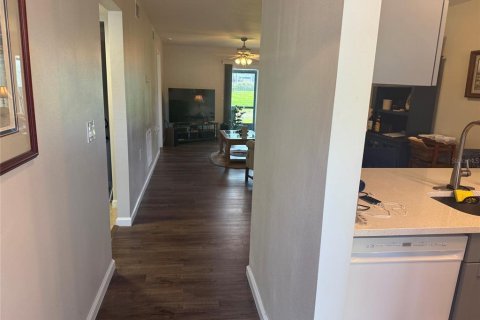 Condo in Zephyrhills, Florida, 2 bedrooms  № 2148549 - photo 3