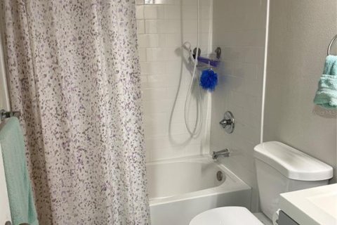 Condo in Zephyrhills, Florida, 2 bedrooms  № 2148549 - photo 15