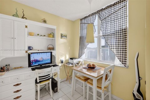 Купить кондоминиум в Лодердейл-Лейкс, Флорида 2 спальни, 89.19м2, № 2015882 - фото 12