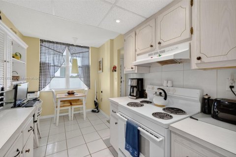 Купить кондоминиум в Лодердейл-Лейкс, Флорида 2 спальни, 89.19м2, № 2015882 - фото 15