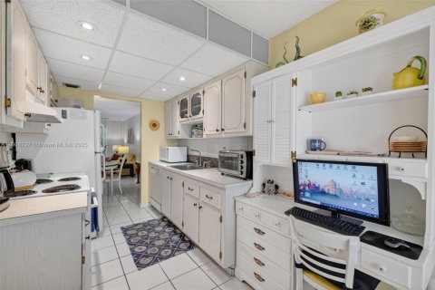 Купить кондоминиум в Лодердейл-Лейкс, Флорида 2 спальни, 89.19м2, № 2015882 - фото 16