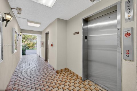 Купить кондоминиум в Лодердейл-Лейкс, Флорида 2 спальни, 89.19м2, № 2015882 - фото 29